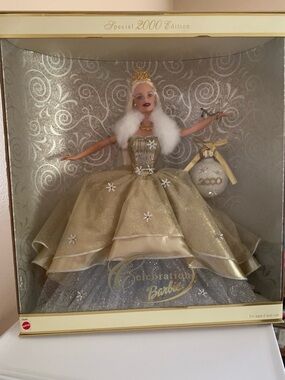 Mattel Celebration Barbie 2000 Millennium Holiday Doll Gold Dress Vintage NIB